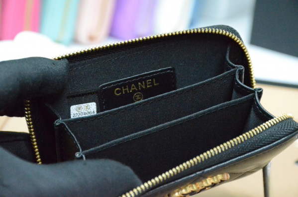 CL 19 ZIPPED COIN PURSE