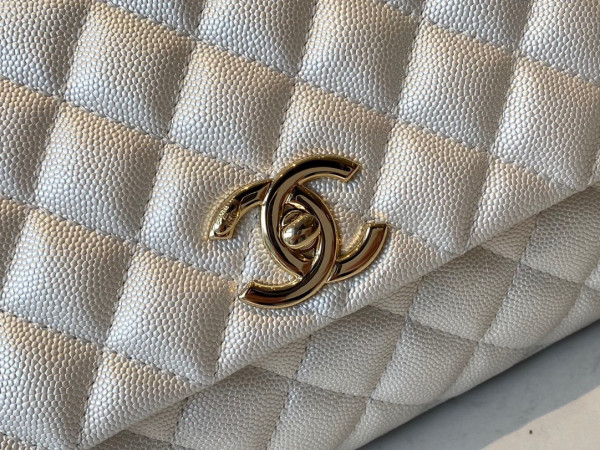 CL LARGE FLAP BAG WITH TOP HANDLE